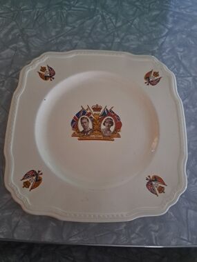 Antique Collectors Plate From  1937  Of King George And Queen Elizbeth
